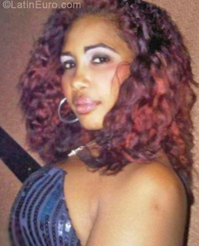 Date this beautiful Dominican Republic girl Leandra from Santo Domingo DO19022