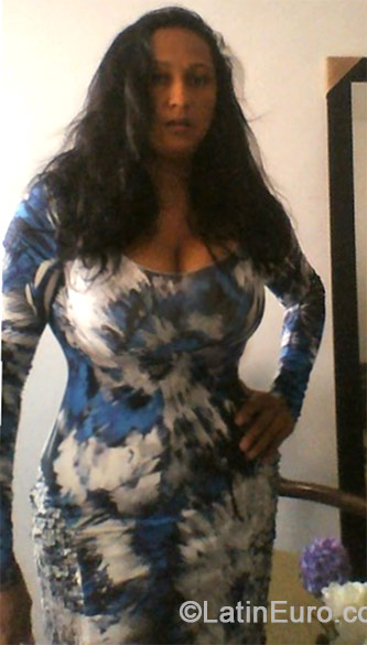 Date this nice looking Colombia girl Teresa from Cali CO15221