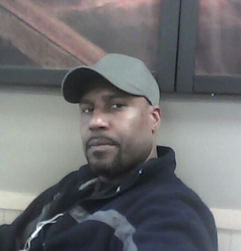 Date this hard body United States man Kron from Boston US14994