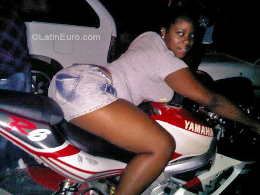 Date this young Jamaica girl Amanda from Montego Bay JM1682
