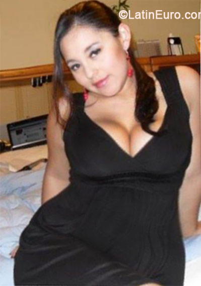 Date this gorgeous Colombia girl Carolina from Bogota CO15241