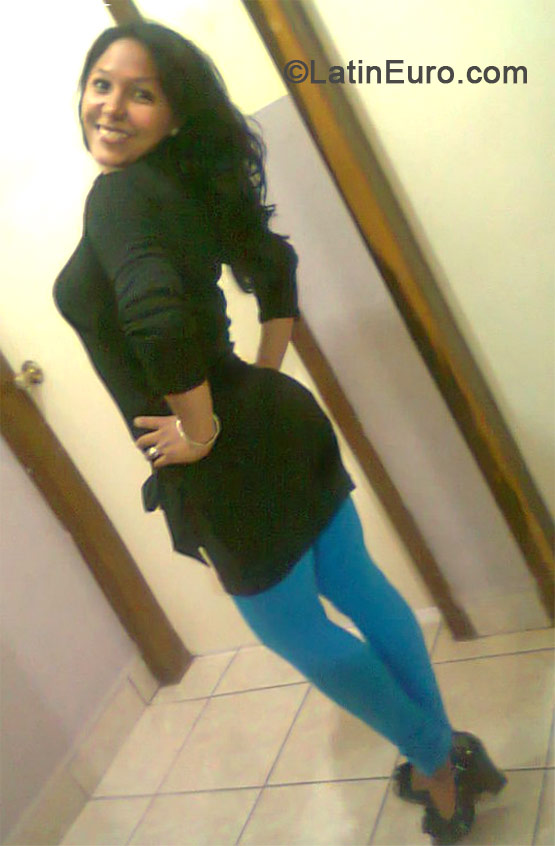 Date this gorgeous Honduras girl Juliana from La Ceiba HN1021