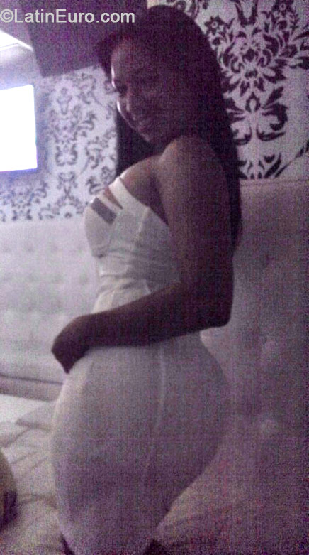 Date this passionate Dominican Republic girl Perla from Bonao DO19120