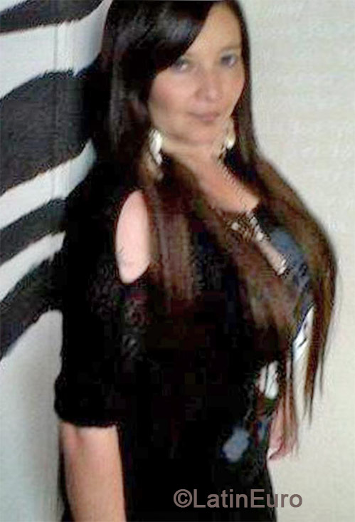 Date this attractive Colombia girl Lilian from Bogota CO15280