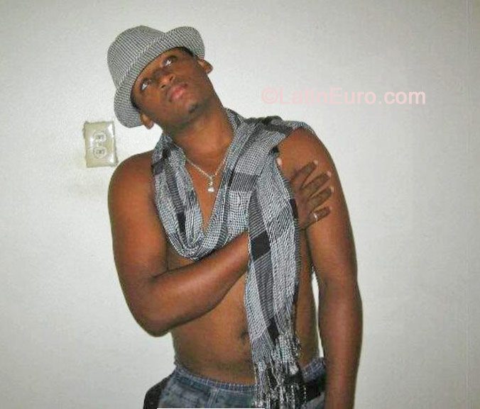 Date this voluptuous Dominican Republic man Luis from Santo Domingo DO19190