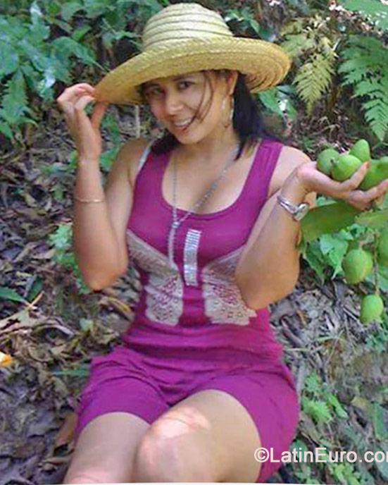 Date this lovely Honduras girl Leticia from Choloma HN1041