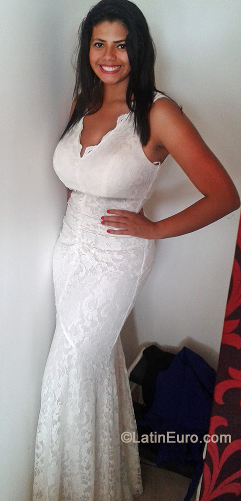 Date this foxy Costa Rica girl Maria from San Jose CR298