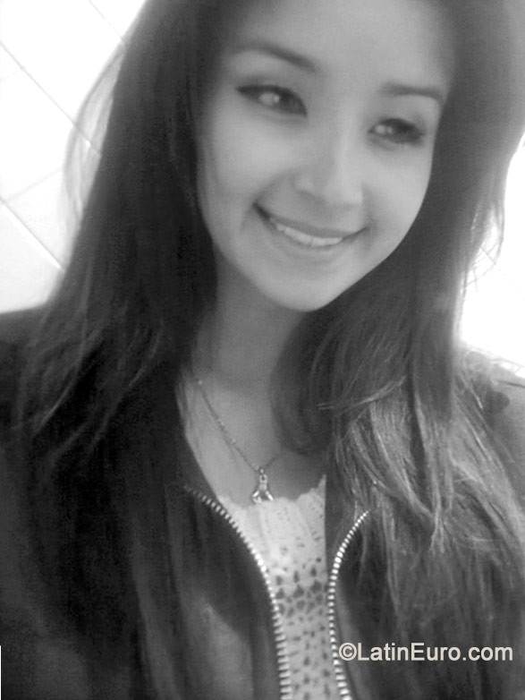 Date this sensual Colombia girl Guisell from Bogota CO15334