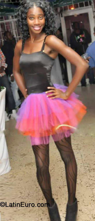 Date this foxy Jamaica girl Simone from Kingston JM1950