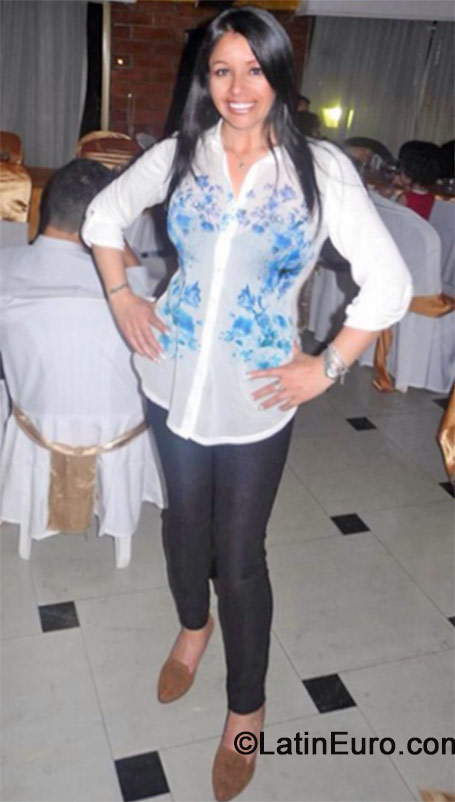 Date this delightful Colombia girl Claudia from Bogota CO15373
