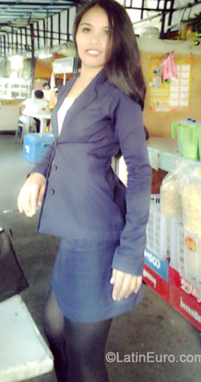 Date this fun Philippines girl Liza from Manila PH652