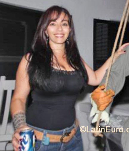 Date this happy Colombia girl Maria from Cali CO15401