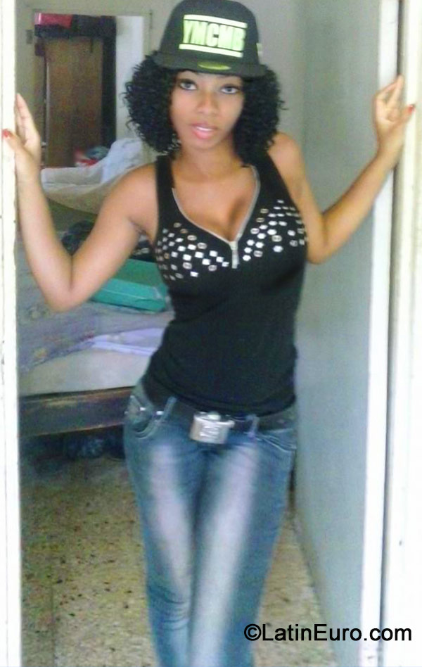 Date this sensual Jamaica girl Toni from Linstead JM1752