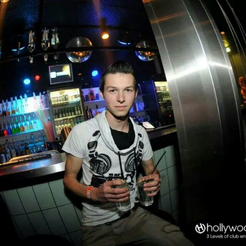 Date this hard body Netherlands man Jerrydev from Dordrecht NL242