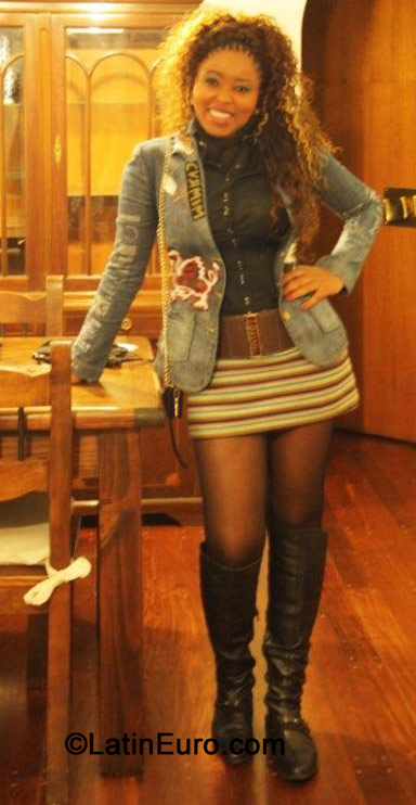 Date this gorgeous Brazil girl Charlene from Timoteo BR8918