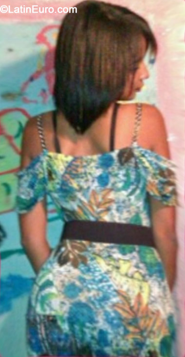 Date this funny Dominican Republic girl SARA from Santo Domingo DO19393