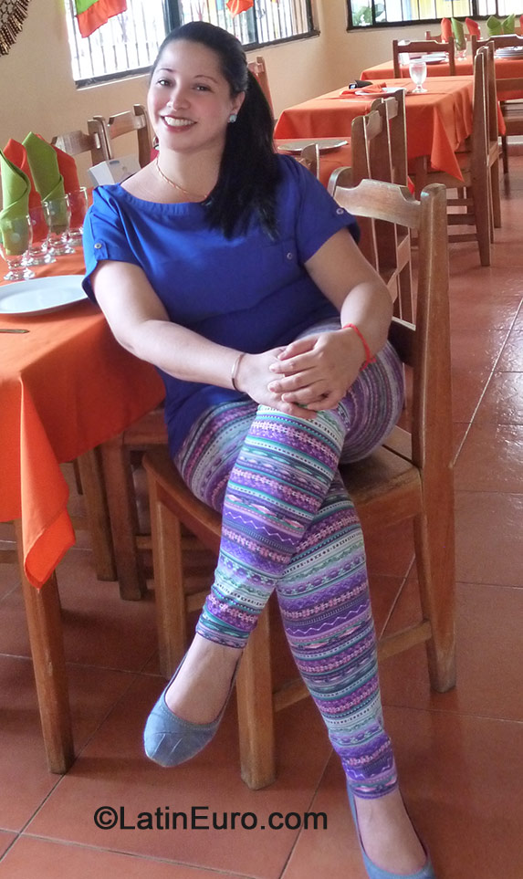 Date this sultry Panama girl Yari from Panama City PA437