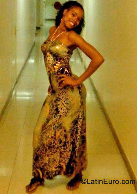 Date this sensual Jamaica girl Cynete from Kingston JM1761