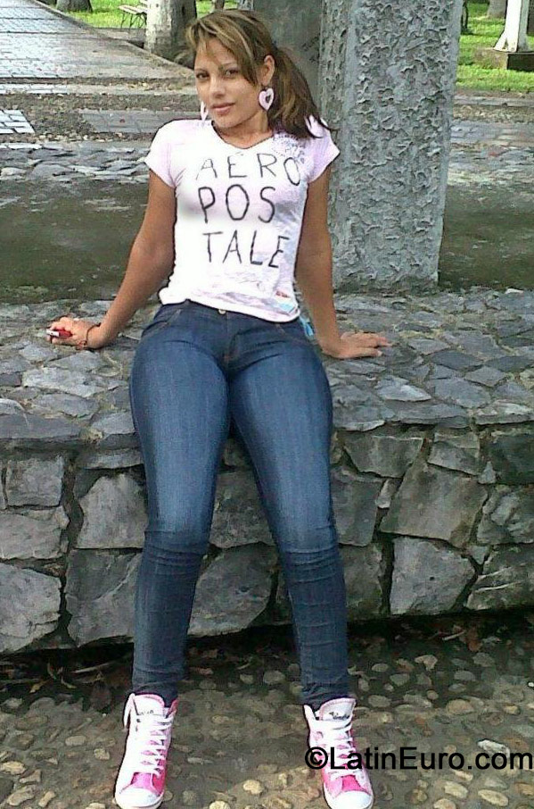 Date this foxy Colombia girl Maria from Cucuta CO15467