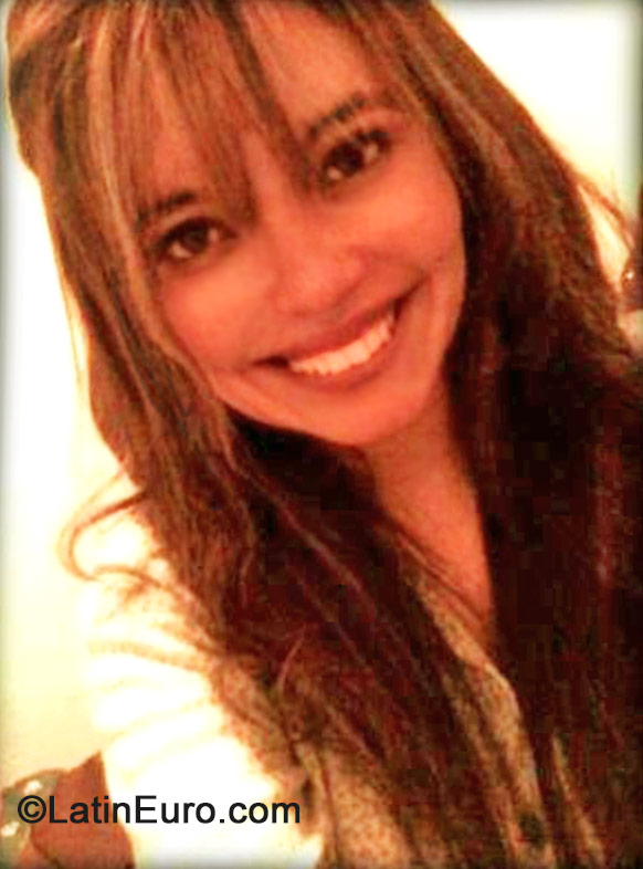 Date this gorgeous Colombia girl Erika from Bogota CO15478