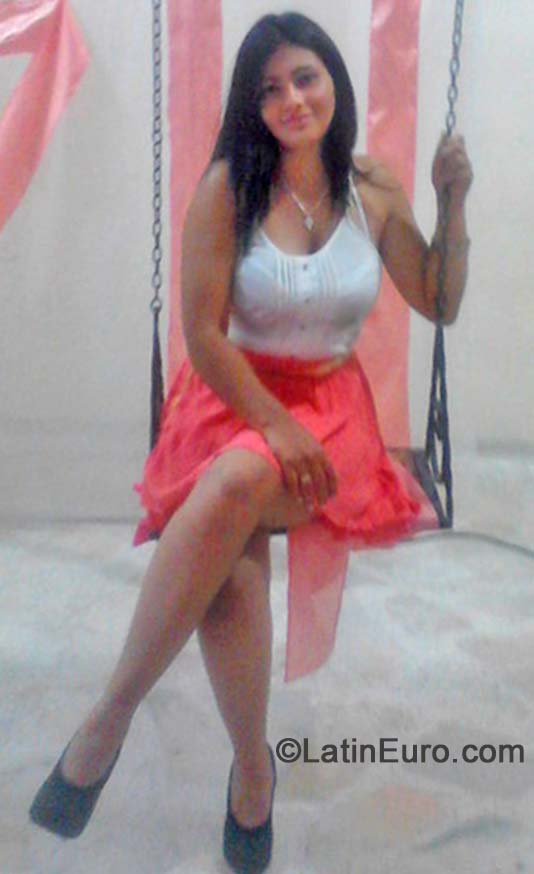 Date this foxy Colombia girl Sandra from Bucaramanga CO15560