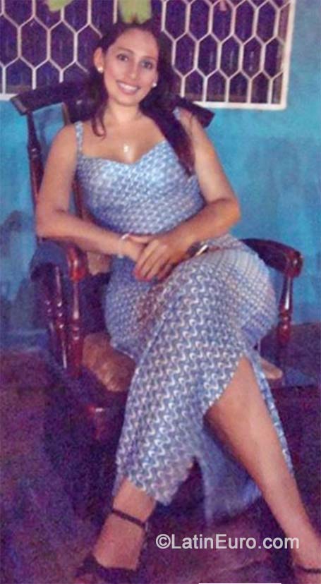 Date this good-looking Colombia girl Dianita23 from Barranquilla CO16523