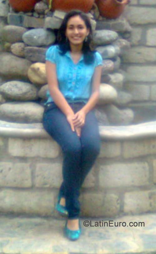 Date this passionate Honduras girl Andrea from Tegucigalpa HN1132