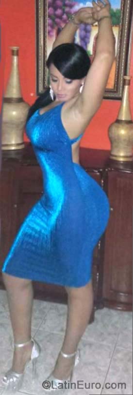 Date this young Dominican Republic girl Arlenis from Santo Domingo DO19689