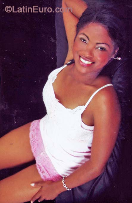 Date this funny Germany girl Mayleni from Euskirchen DO19699