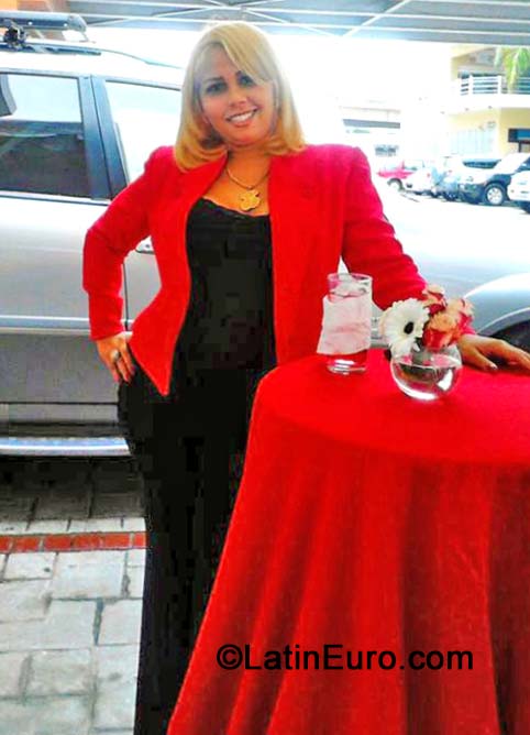 Date this charming Dominican Republic girl Katherine from Santo Domingo DO19714