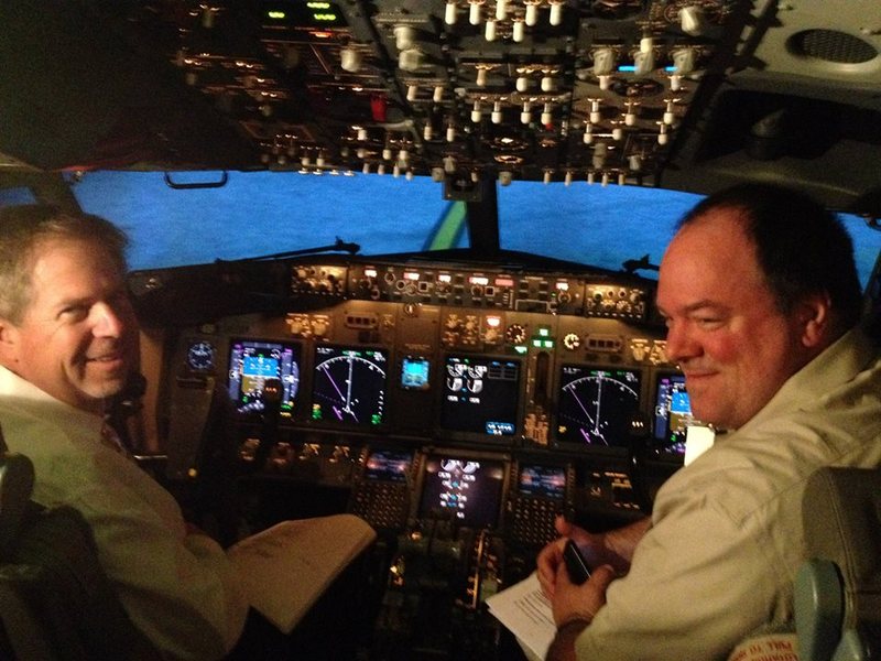 Date this attractive United States man Piloto from San Francisco US15279