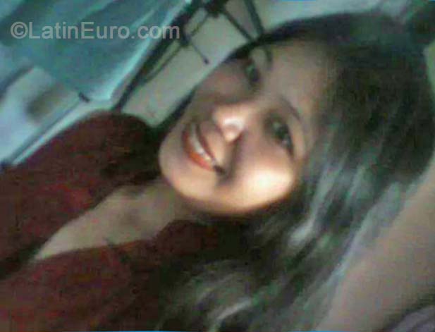Date this pretty Philippines girl Monena from Manila PH667