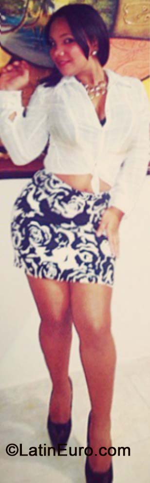 Date this georgeous Dominican Republic girl Johanny from Santiago DO19825