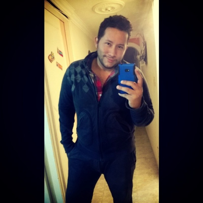 Date this beautiful Colombia man Roland from Bucaramanga CO15897