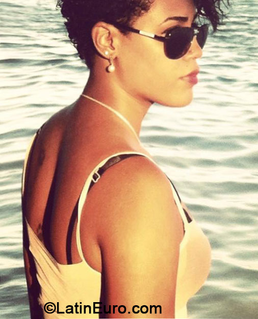 Date this good-looking Dominican Republic girl Artagracia from La Romana DO19882