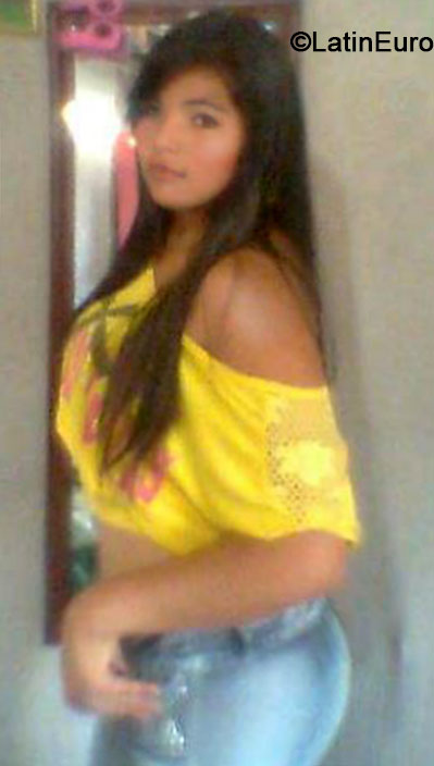 Date this voluptuous Colombia girl Luisa fernanda from Cali CO15957