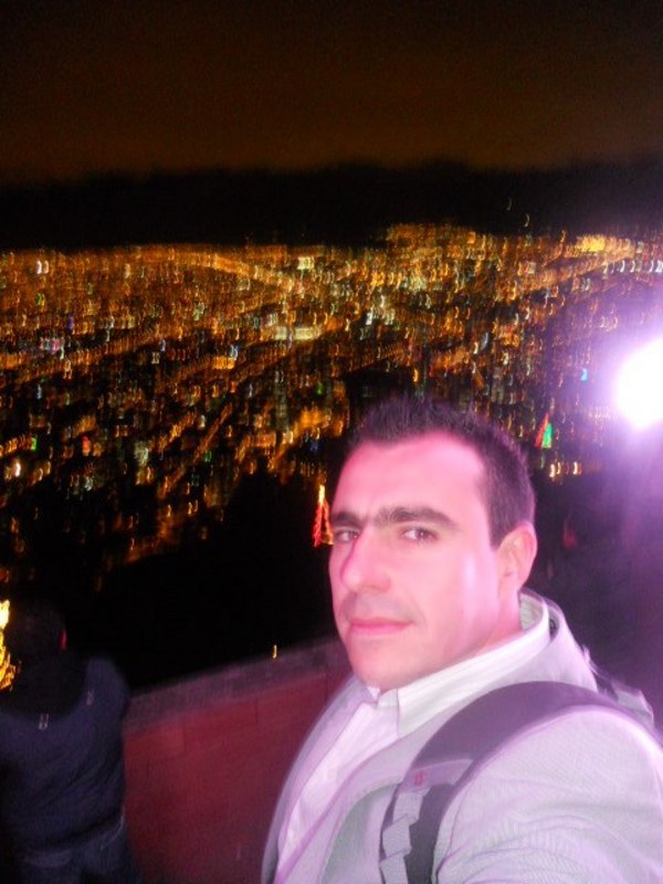 Date this tall Colombia man Oscar Pineda from Bogota CO15992