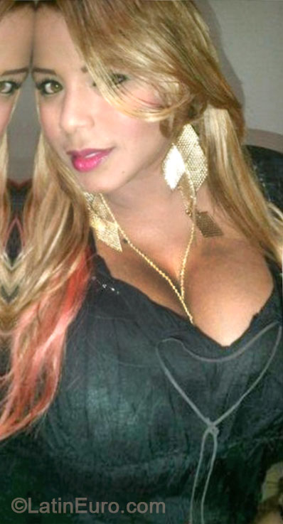 Date this young Dominican Republic girl Erdelania from Santo Domingo DO20442