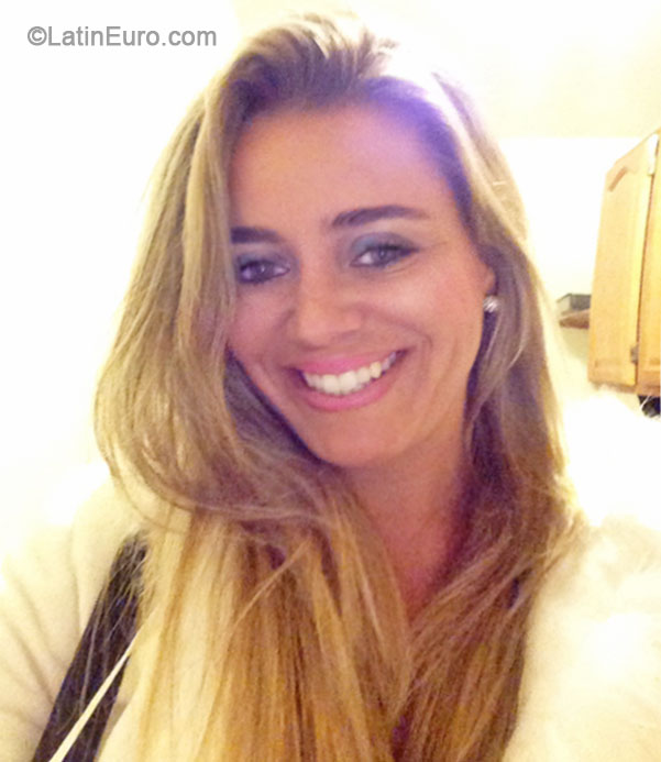 Date this cute Brazil girl Daniela from Brasilia BR8993
