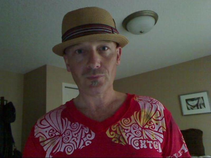 Date this tall Canada man BooBooBear from Calgary CA630