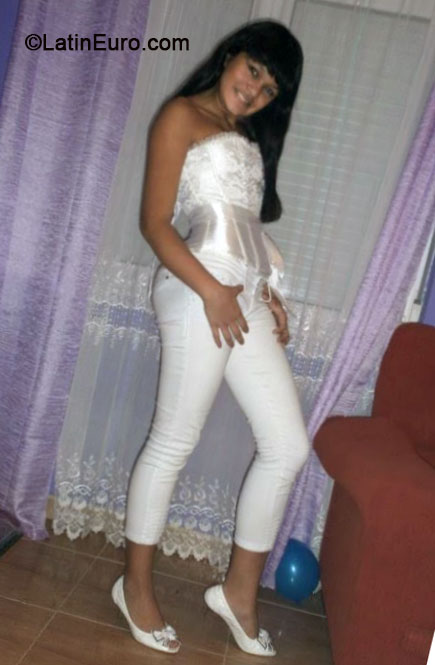 Date this pretty Brazil girl Hillary from Castanhal BR9022