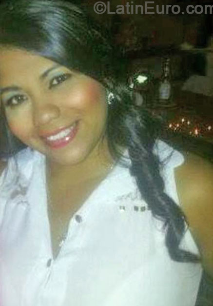 Date this beautiful Colombia girl Viviana from Cali CO16201