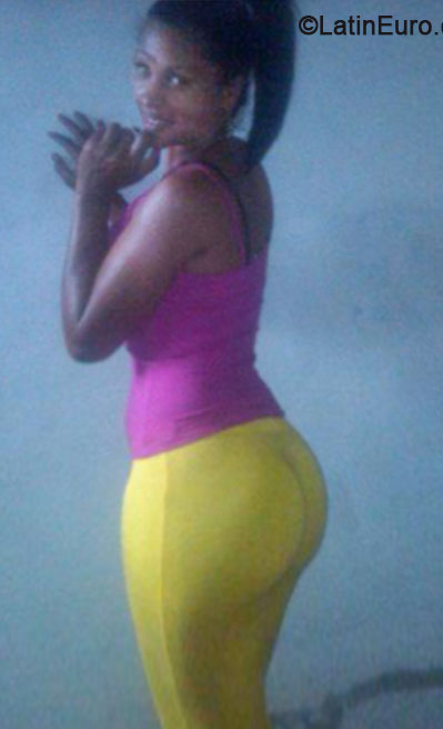 Date this delightful Dominican Republic girl Diana from Santiago DO20066