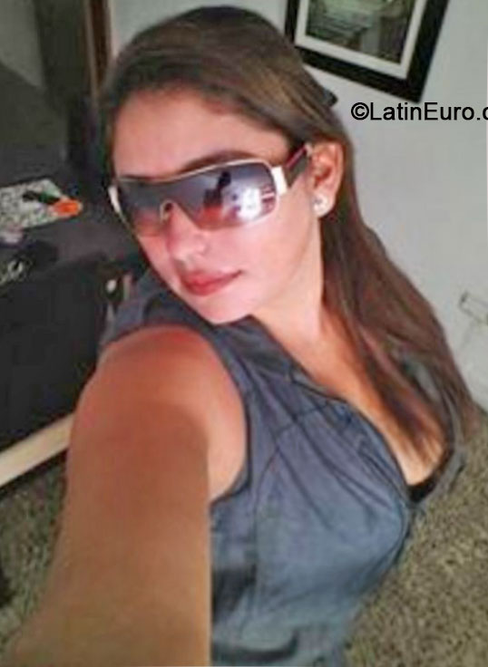 Date this hot Colombia girl Mari from Cartagena CO16265