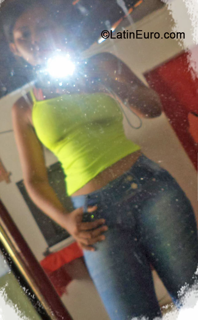 Date this foxy Brazil girl Silvia from Maceio BR9048