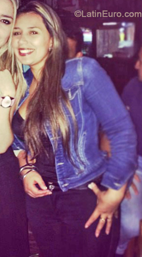 Date this voluptuous Colombia girl Maria from Bogota CO16299