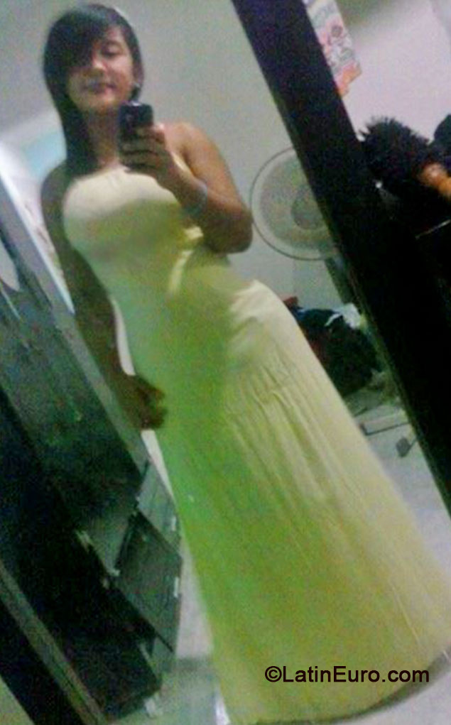 Date this fun Colombia girl Idalis from santa marta CO16304