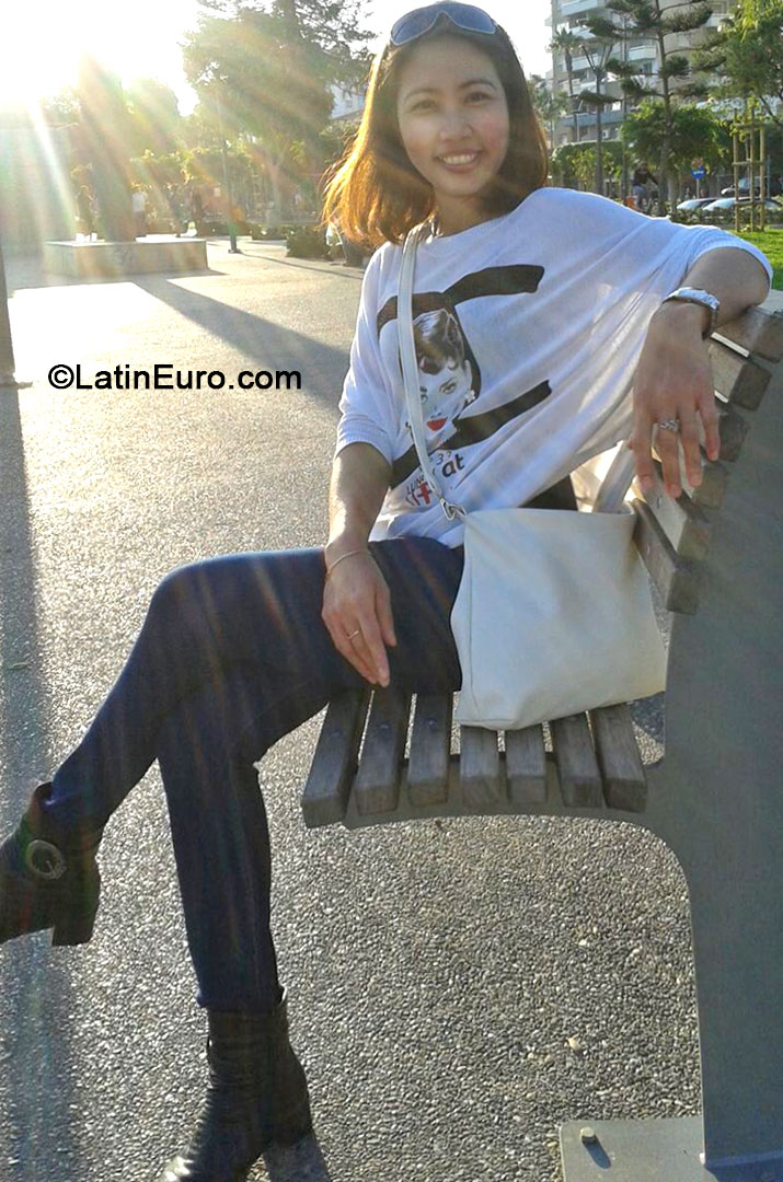 Date this georgeous Cyprus girl Cheryl from Nicosia CY23