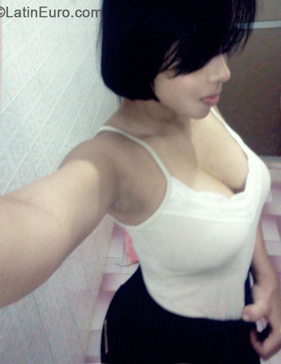 Date this passionate Brazil girl Camila from Goval BR9061