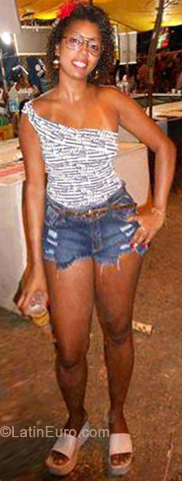 Date this gorgeous Brazil girl Edna from Rio De Janeiro BR9062